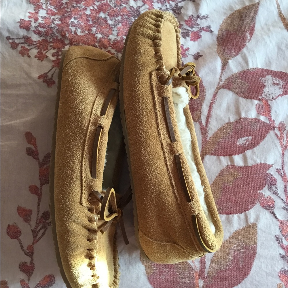 Ladies/Girls Minnetonka Moccasins - Picture 3 of 7